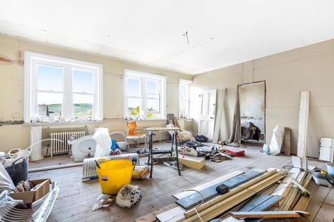 Paradwys Dyffryn Road, Llandrindod Wells, LD1 6AN