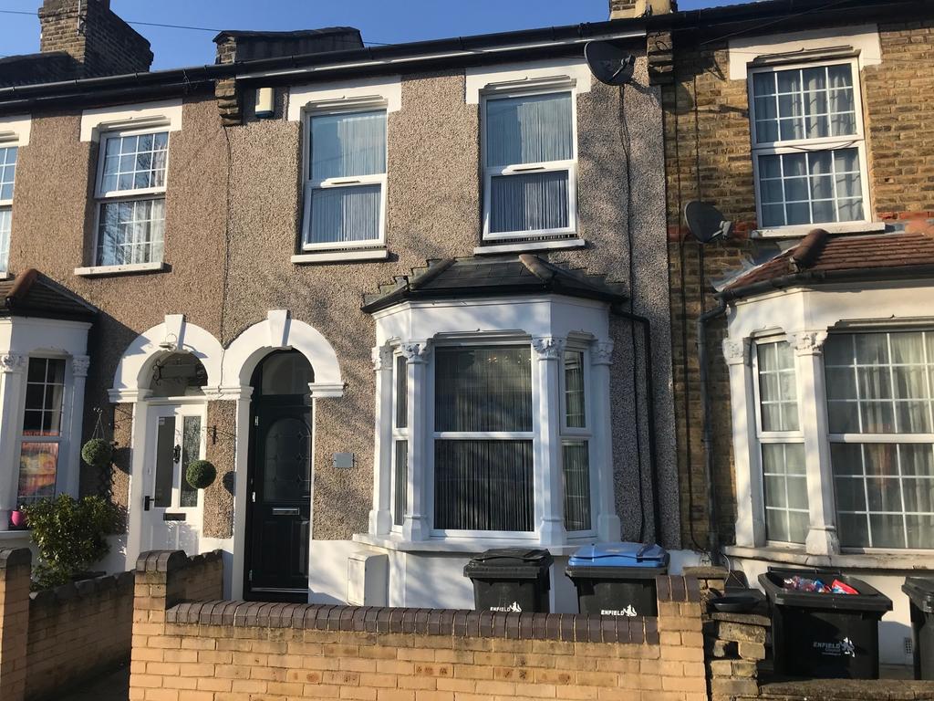 Cheddington Road, N18 2 bed terraced house £1,475 pcm (£340 pw)