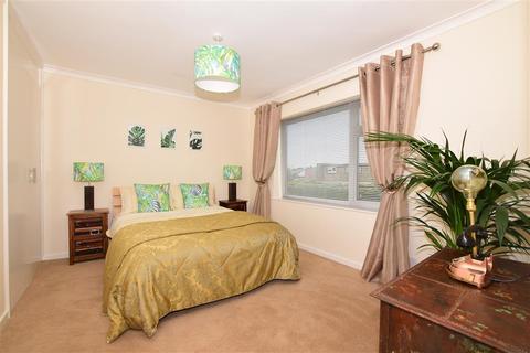 1 Joyes Close, Whitfield, Dover, CT16 3LS