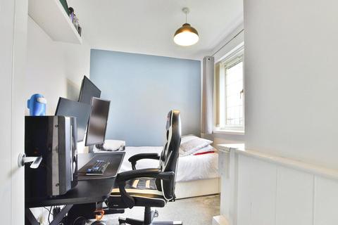 82 Burnside Drive, Manchester, M19 2WA