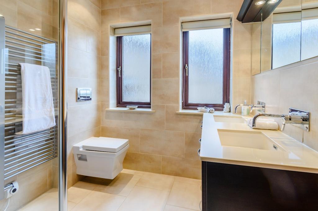 En Suite Shower Room