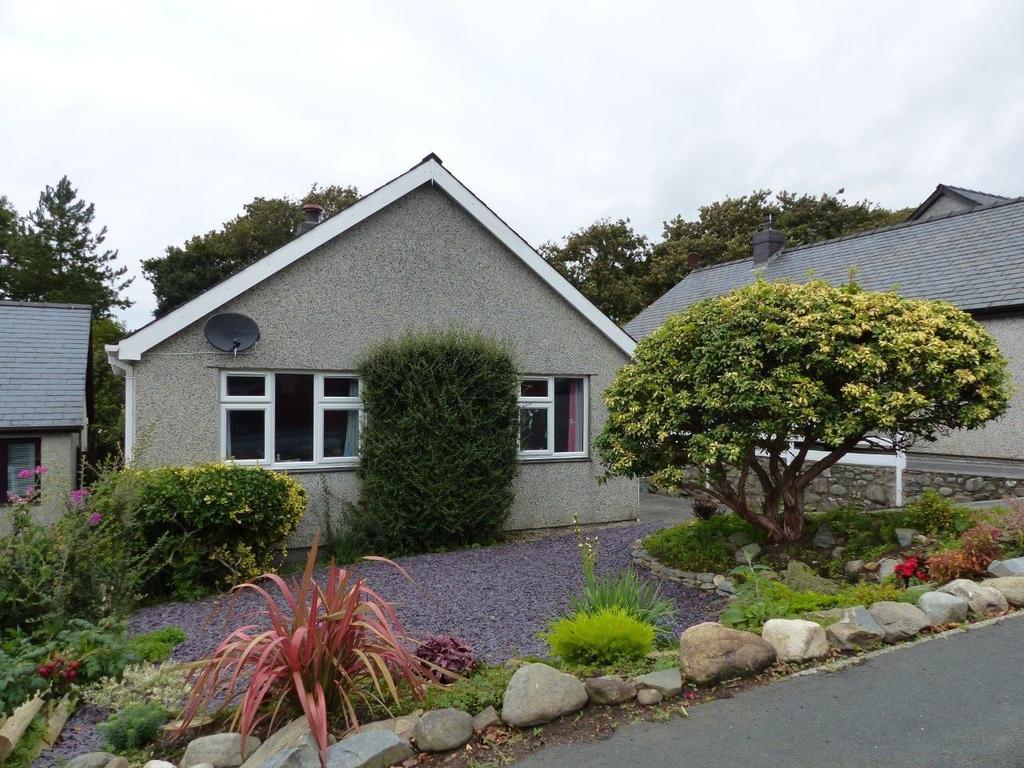 11 Glan Ysgethin, Talybont, LL43 2BB 2 bed bungalow £215,000
