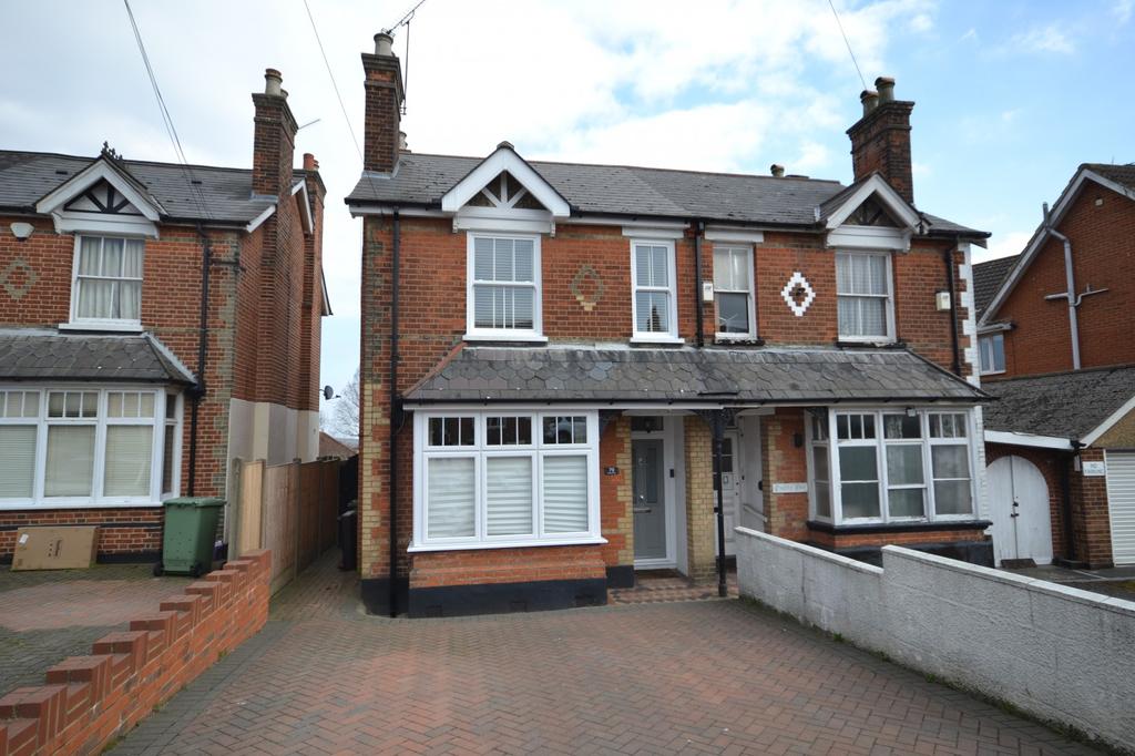 Chapel Street, Billericay, Essex, CM12 3 bed semidetached house £550,000