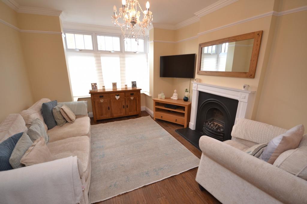 Chapel Street, Billericay, Essex, CM12 3 bed semidetached house £550,000