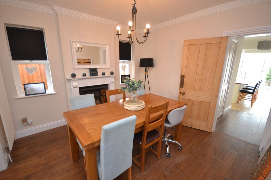 Chapel Street, Billericay, Essex, CM12 3 bed semidetached house £550,000