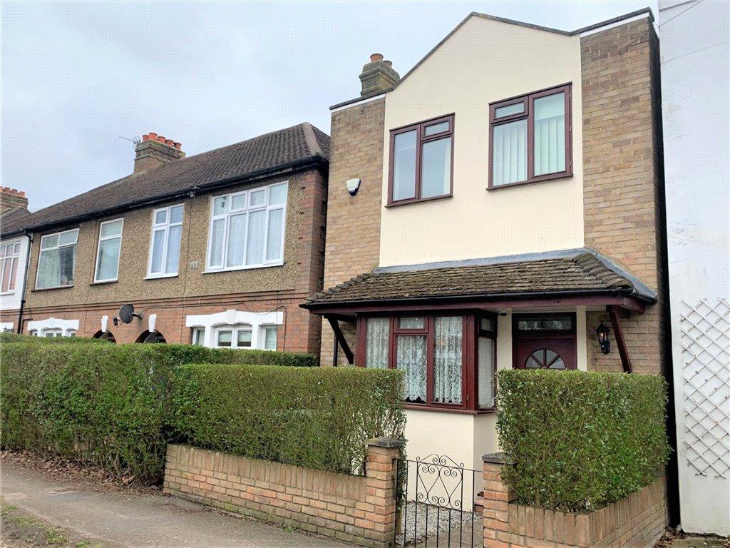 Penton Avenue, StainesUponThames, TW18 3 bed detached house £495,000
