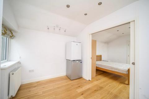 19 Reynolds Road, New Malden, KT3 5NG