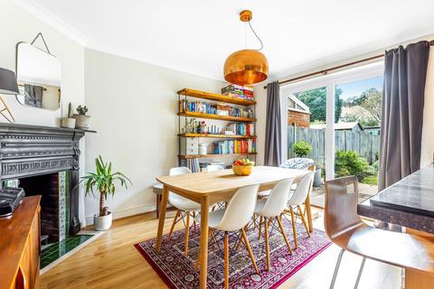 92 Sandy Lane, Maybury, Woking, GU22 8BH