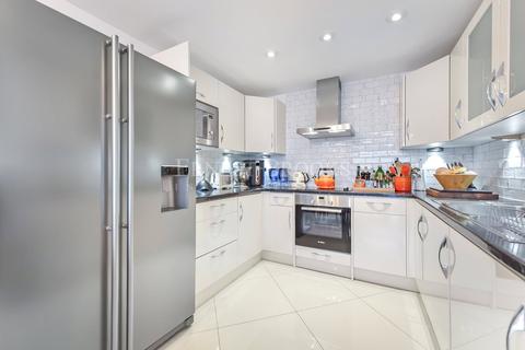 Flat 44, Nova Building, 3 Newton Place, London, E14 3TT