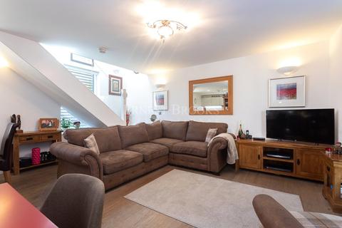 10 Ashmore Road, London, SE18 4BY