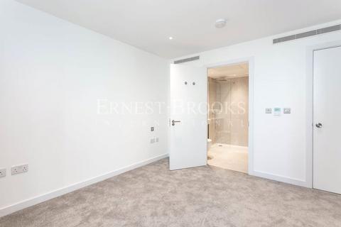 undefined, Landmark Pinnacle, Canary Wharf, E14