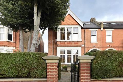 11 Hale Gardens, London, W3 9SG