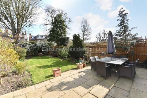 11 Hale Gardens, London, W3 9SG