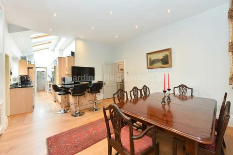 11 Hale Gardens, London, W3 9SG