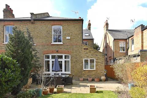 11 Hale Gardens, London, W3 9SG