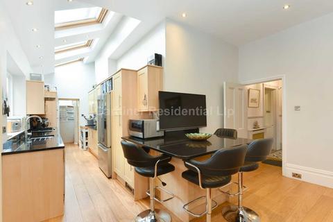 11 Hale Gardens, London, W3 9SG