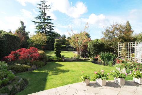71 The Green, Epsom, KT17 3JX