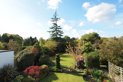 71 The Green, Epsom, KT17 3JX