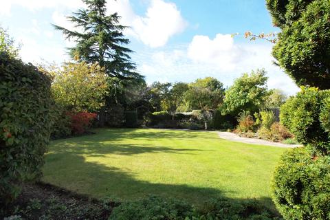 71 The Green, Epsom, KT17 3JX