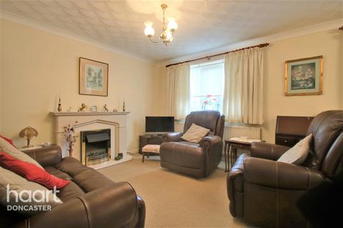 16 Valiant Gardens, Sprotbrough, Doncaster, DN5 7RU