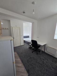 1 bedroom block of apartments to rent, En-Suite Room – Edgehill Road, Leicester, LE4 9EA. £600 PCM