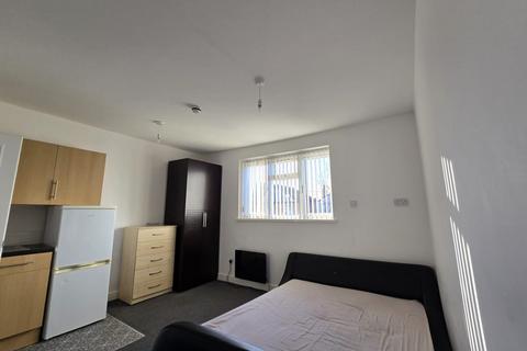 undefined, En-Suite Room – Edgehill Road, Leicester, LE4 9EA. £615 PCM (BILLS INC. AND SHARING KITCHEN)