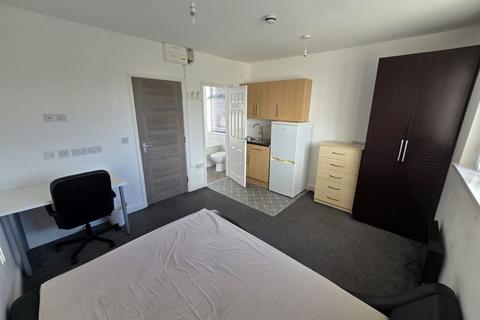 undefined, En-Suite Room – Edgehill Road, Leicester, LE4 9EA. £615 PCM (BILLS INC. AND SHARING KITCHEN)