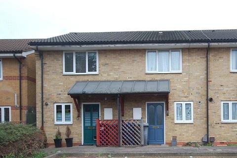 2 bedroom terraced house to rent, Amber Grove, Cricklewood, NW2