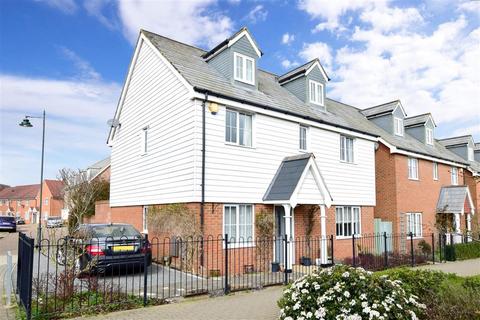 25 Baxter Way, Kings Hill, West Malling, ME19 4DE