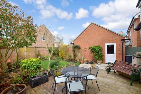 25 Baxter Way, Kings Hill, West Malling, ME19 4DE