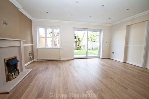 7 Gloster Road, New Malden, KT3 3QH