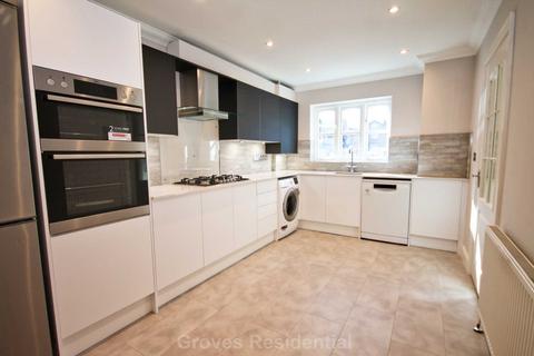 7 Gloster Road, New Malden, KT3 3QH