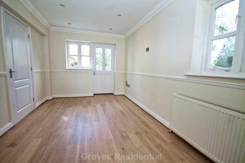 7 Gloster Road, New Malden, KT3 3QH