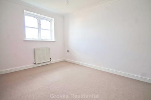 7 Gloster Road, New Malden, KT3 3QH