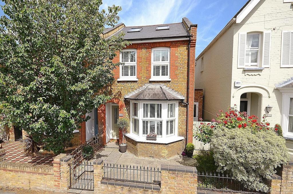 Wolsey Road, Esher, KT10 4 bed semidetached house £999,995