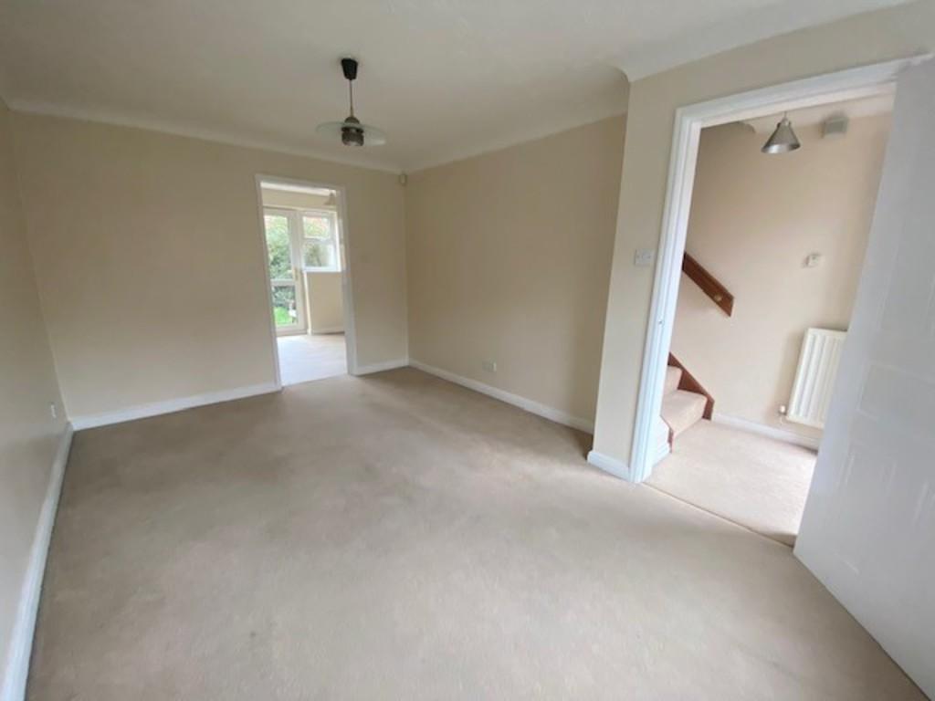 Rumbush Lane, Dickens Heath 2 bed terraced house £875 pcm (£202 pw)