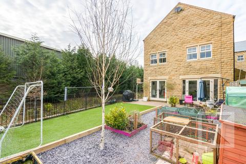 21 Bowler Way, Greenfield, Oldham, OL3 7FQ
