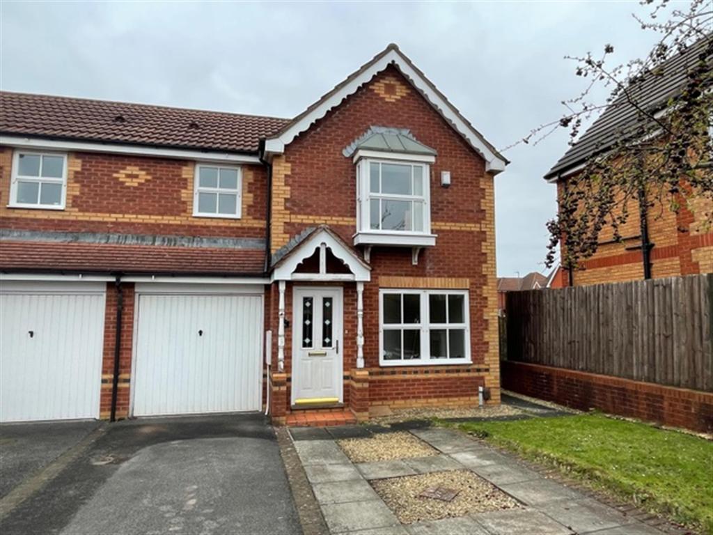 Wadham Grove, Emersons Green... 3 bed semidetached house £1,200 pcm