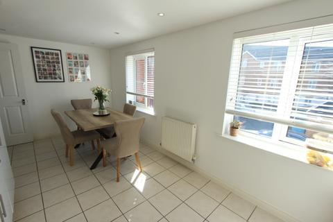 110 Sachfield Drive, Chafford Hundred, Grays, RM16 6QW