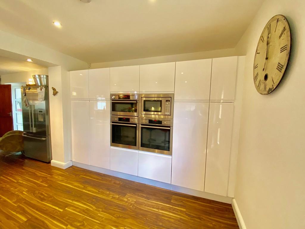 Kitchen storage