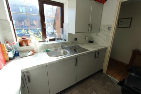 3 Bull Close, Grays, RM16 6PN