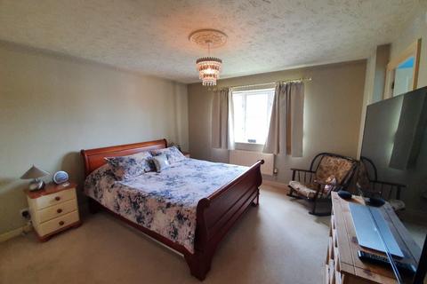11 Ellingham Way, Northwich, CW9 8UF
