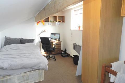 12 Spring Grove View, Leeds, LS6 1RW