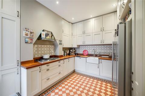 31 Willcott Road, London, W3 9QX