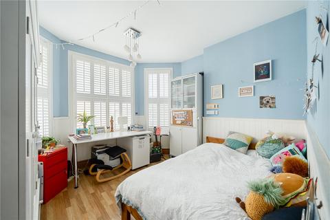 31 Willcott Road, London, W3 9QX