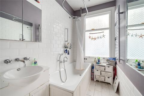31 Willcott Road, London, W3 9QX