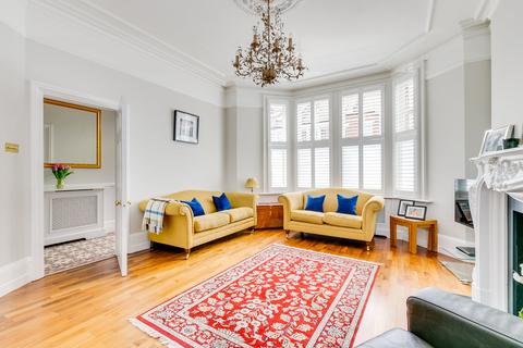 16 Ravenslea Road, London, SW12 8RY
