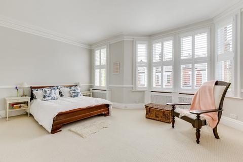16 Ravenslea Road, London, SW12 8RY