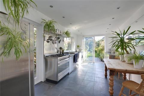 71 Effingham Road, London, SE12 8NT