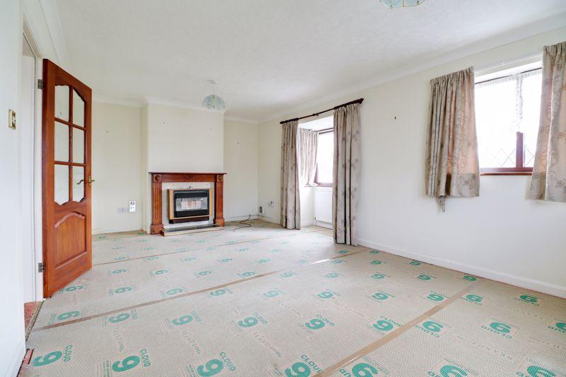 Leaburn Road, Messingham 2 bed detached bungalow £165,000
